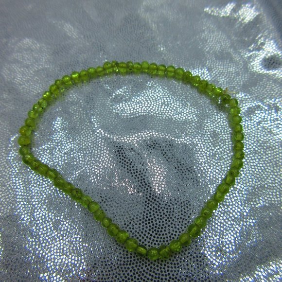 Peridot Small Round 7" Stretchy Gemstone Bracelet - Picture 2 of 3